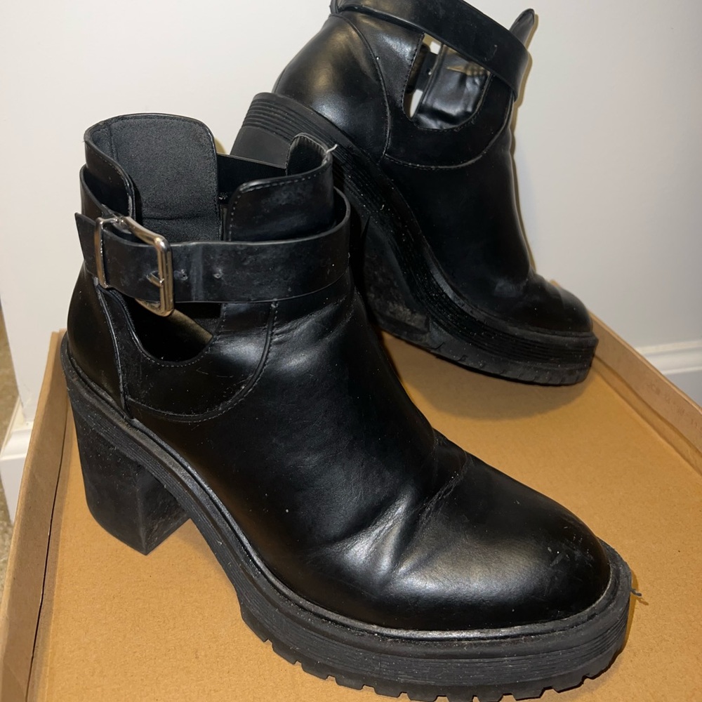 Size 8 black booties